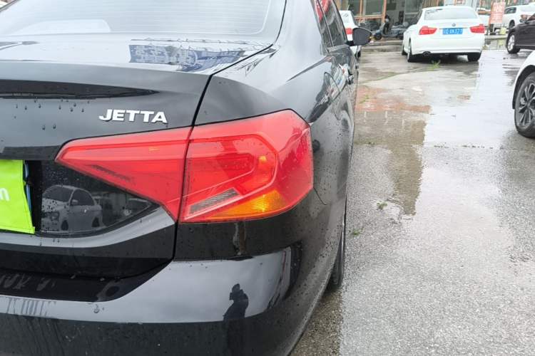 Used Volkswagen Jetta 2017 1.4L Manual Fashion Edition Right Rear Taillight