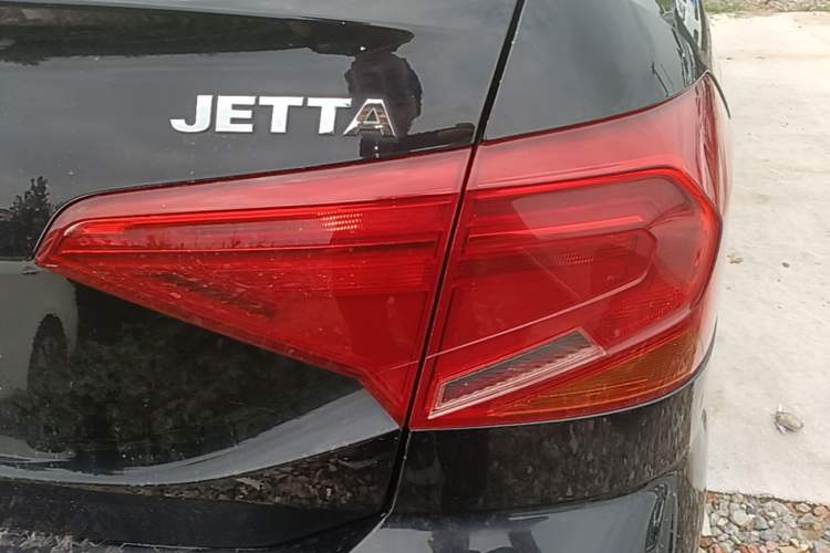 Used Volkswagen Jetta 2017 1.4L Manual Fashion Edition Right Rear Taillight