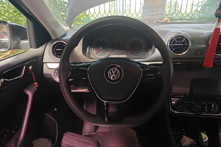 Used Volkswagen Jetta 2017 1.5L Automatic Comfort Model Steering Wheel
