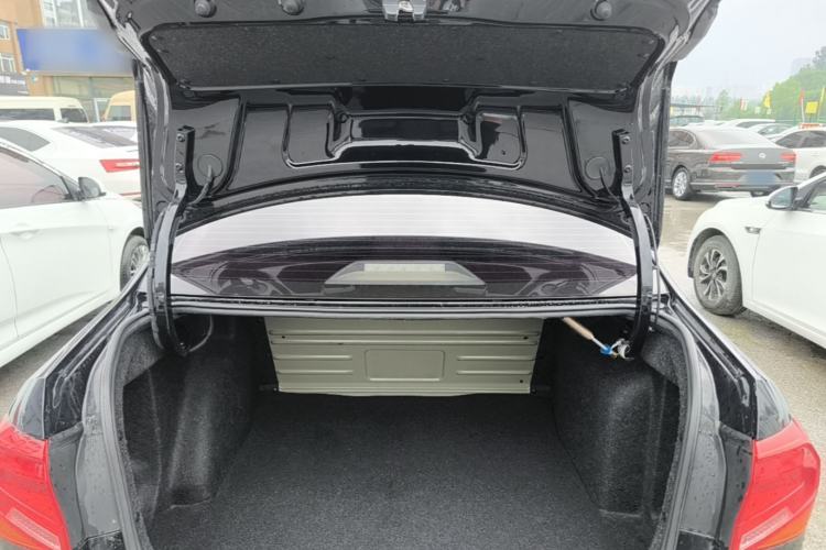 Used Volkswagen Jetta 2017 1.4L Manual Fashion Edition Trunk