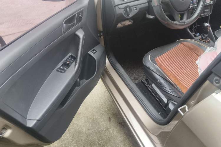 Used Volkswagen Jetta 2017 1.5L Automatic Fashion Model Driver Seat