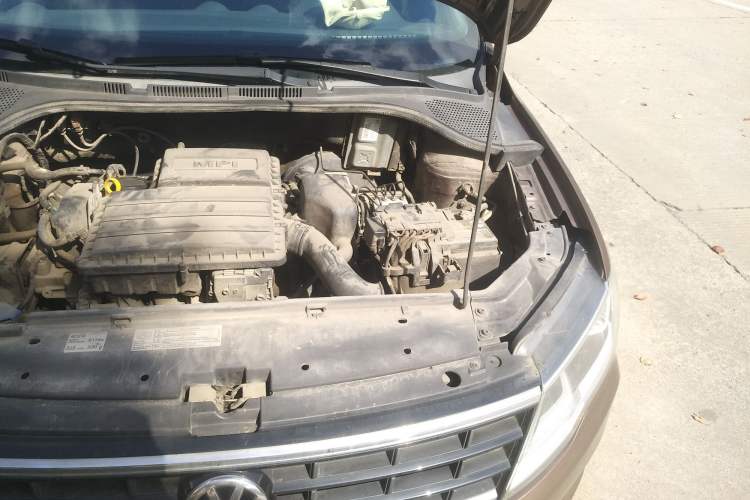 Used Volkswagen Jetta 2017 1.5L Manual Fashion Edition Engine Bay Left