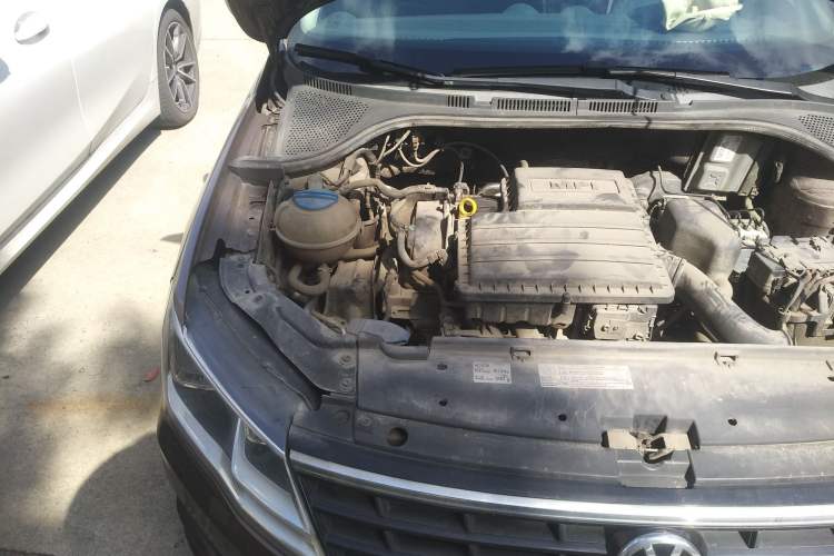 Used Volkswagen Jetta 2017 1.5L Manual Fashion Edition Engine Bay Right