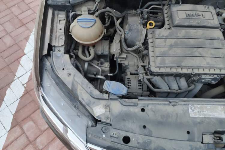 Used Volkswagen Jetta 2017 1.5L Manual Fashion Edition Engine Bay Right