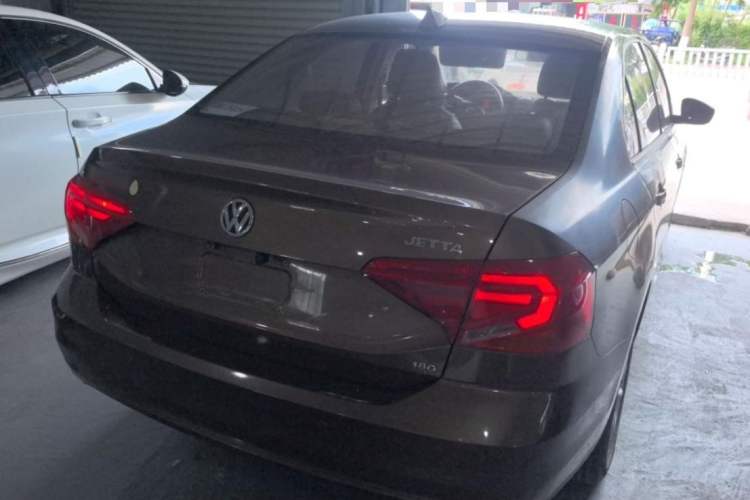 Used Volkswagen Jetta 2017 1.5L Automatic Fashion Model Exterior 5