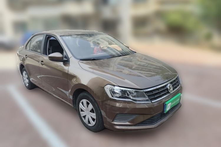 Used Volkswagen Jetta 2017 1.5L Manual Fashion Edition Front Right 45 Deg