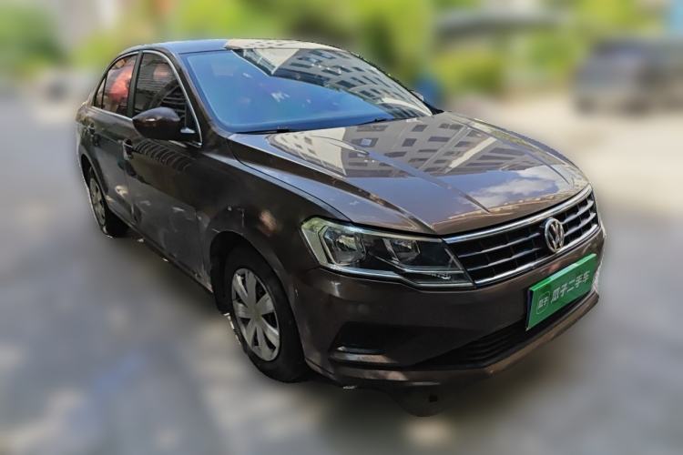 Used Volkswagen Jetta 2017 1.5L Manual Fashion Edition Front Right 45 Deg
