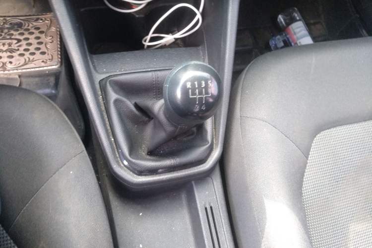 Used Volkswagen Jetta 2017 1.5L Manual Fashion Edition Gear Lever