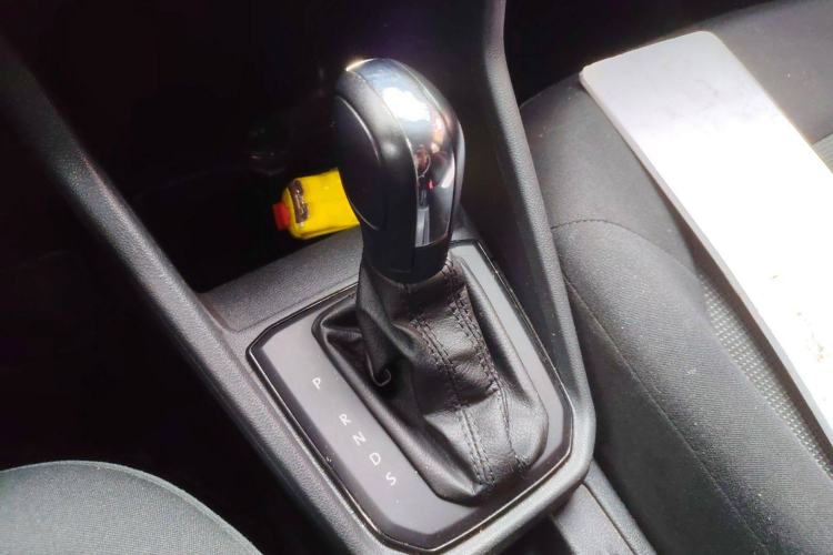 Used Volkswagen Jetta 2017 1.5L Automatic Fashion Model Gear Lever