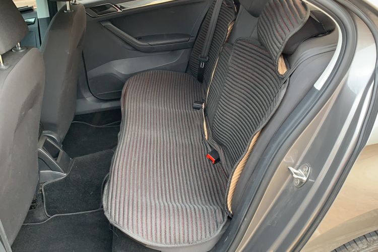 Used Volkswagen Jetta 2017 1.4L Manual Fashion Edition Interior 1