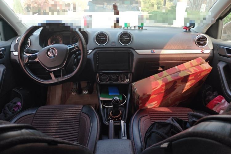 Used Volkswagen Jetta 2017 1.5L Manual Comfort Model Interior 2
