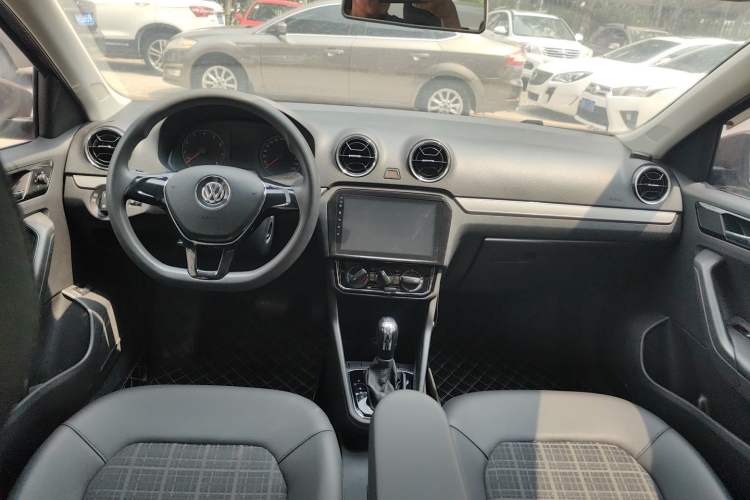 Used Volkswagen Jetta 2017 1.5L Automatic Comfort Model Interior 2