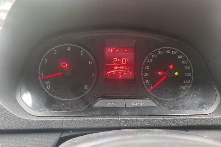 Used Volkswagen Jetta 2017 1.5L Automatic Fashion Model Odometer Close Up