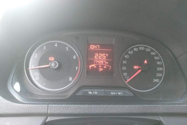 Used Volkswagen Jetta 2017 1.5L Manual Fashion Edition Odometer Close Up