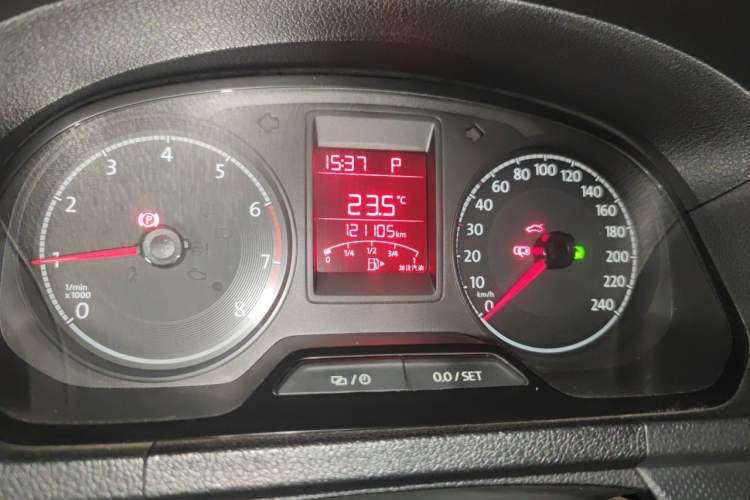 Used Volkswagen Jetta 2017 1.5L Automatic Fashion Model Odometer Close Up