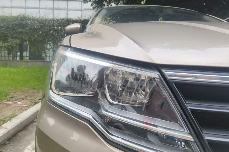 Used Volkswagen Jetta 2017 1.5L Automatic Fashion Model Right Front Headlight