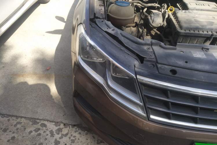 Used Volkswagen Jetta 2017 1.5L Manual Fashion Edition Right Front Headlight