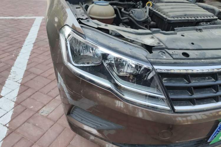 Used Volkswagen Jetta 2017 1.5L Manual Fashion Edition Right Front Headlight