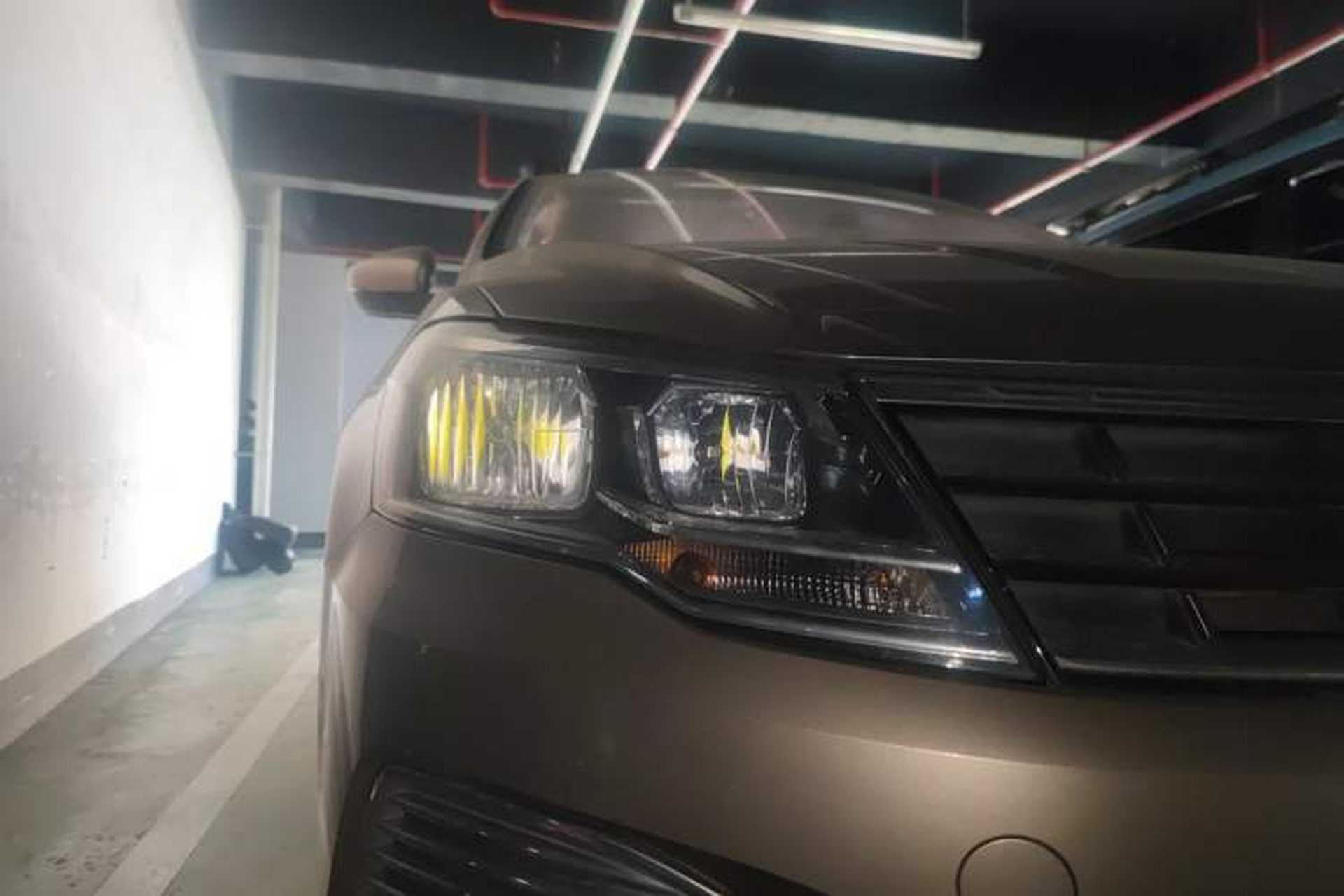Used Volkswagen Jetta 2017 1.5L Automatic Fashion Model Right Front Headlight