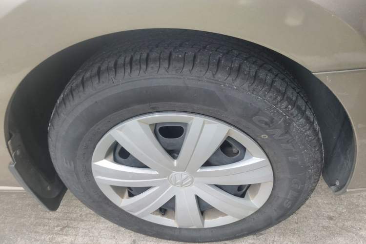 Used Volkswagen Jetta 2017 1.5L Automatic Fashion Model Right Front Wheel Hub