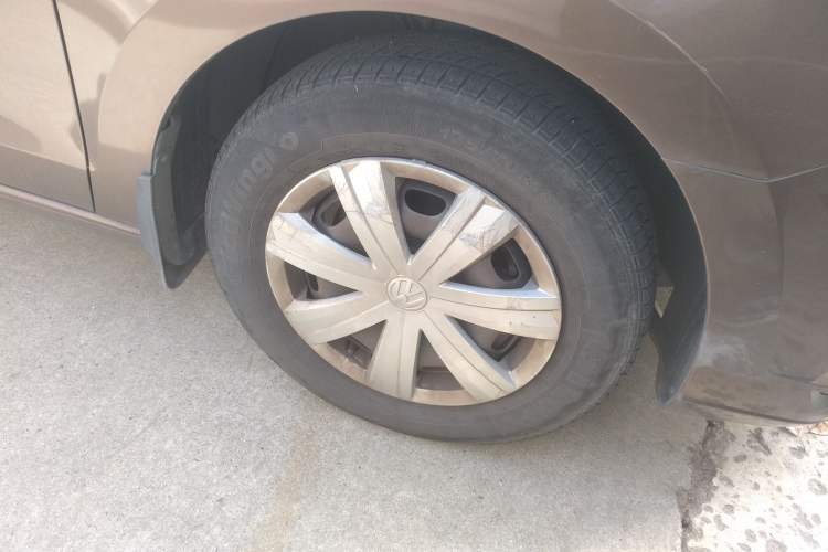 Used Volkswagen Jetta 2017 1.5L Manual Fashion Edition Right Front Wheel Hub
