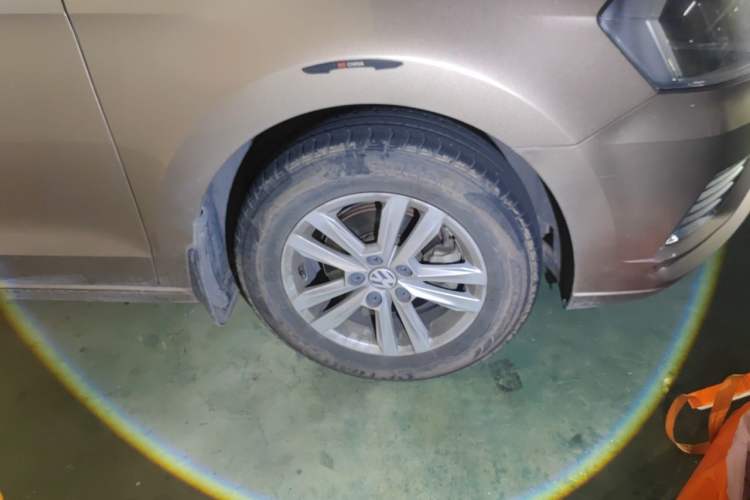 Used Volkswagen Jetta 2017 1.5L Automatic Fashion Model Right Front Wheel Hub