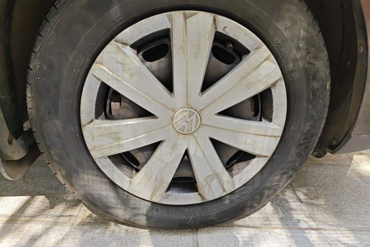 Used Volkswagen Jetta 2017 1.5L Manual Fashion Edition Right Front Wheel Hub