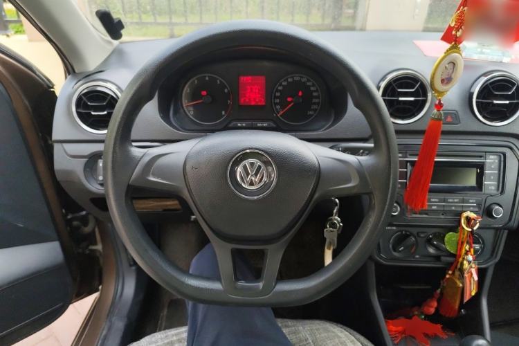 Used Volkswagen Jetta 2017 1.5L Manual Fashion Edition Steering Wheel