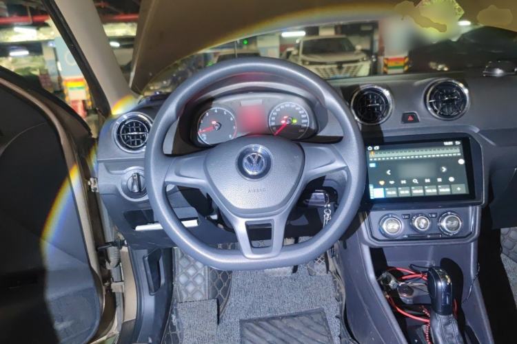 Used Volkswagen Jetta 2017 1.5L Automatic Fashion Model Steering Wheel