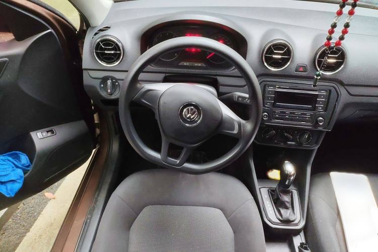 Used Volkswagen Jetta 2017 1.5L Automatic Fashion Model Steering Wheel