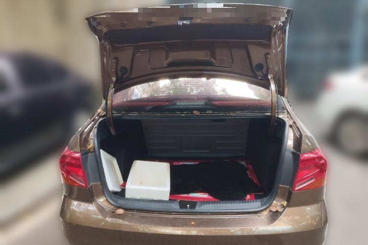 Used Volkswagen Jetta 2017 1.5L Automatic Fashion Model Trunk