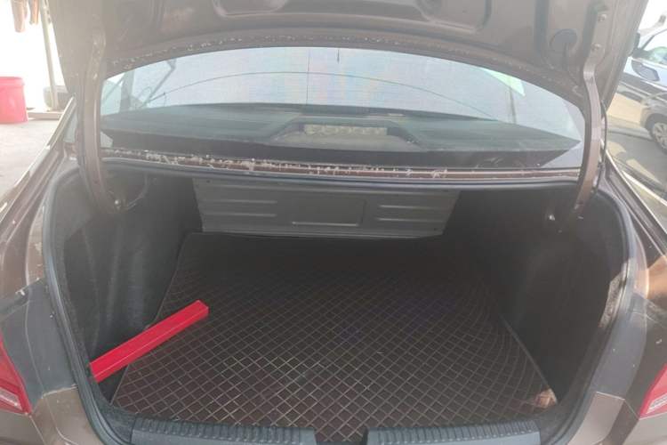 Used Volkswagen Jetta 2017 1.4L Manual Fashion Edition Trunk
