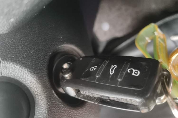 Used Volkswagen Jetta 2017 1.5L Automatic Fashion Model Vehicle Key