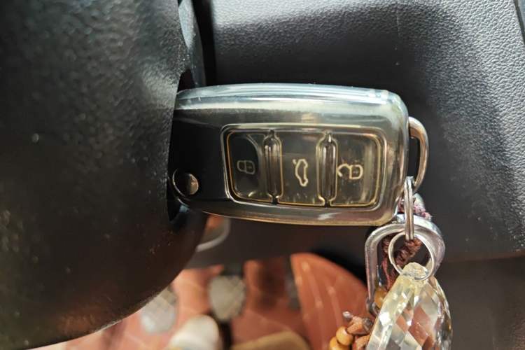 Used Volkswagen Jetta 2017 1.5L Manual Fashion Edition Vehicle Key