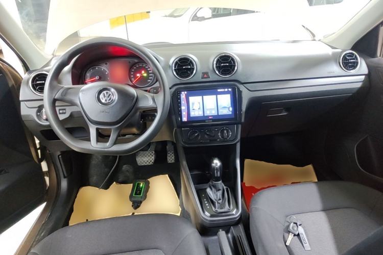 Used Volkswagen Jetta 2017 1.5L Automatic Fashion Model Center Console