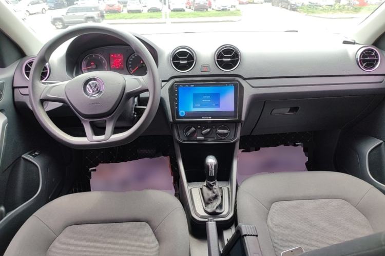 Used Volkswagen Jetta 2017 1.5L Automatic Fashion Model Center Console