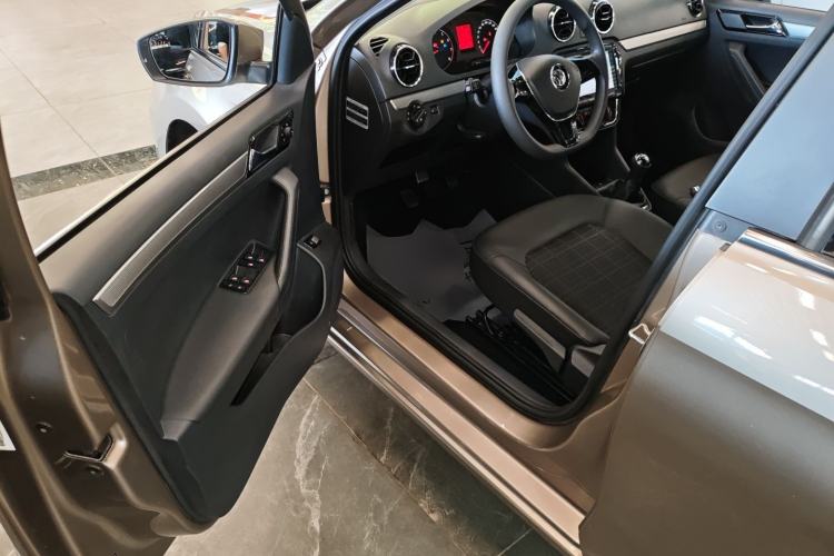 Used Volkswagen Jetta 2017 1.4L Manual Comfort Model Driver Seat