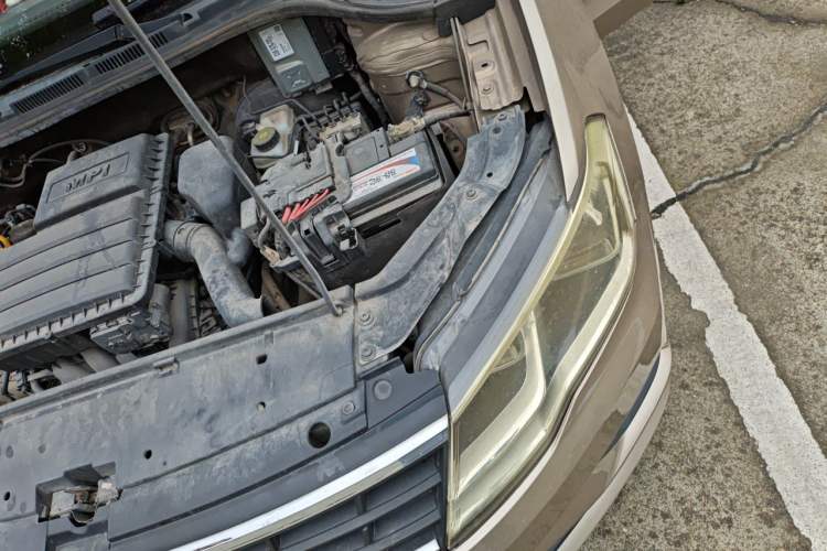 Used Volkswagen Jetta 2017 1.5L Manual Fashion Edition Engine Bay Left