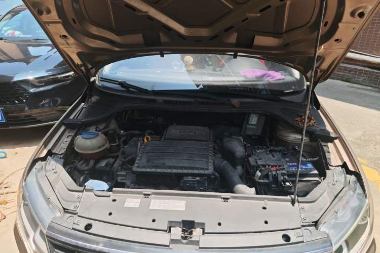 Used Volkswagen Jetta 2017 1.5L Automatic Fashion Model Engine Bay