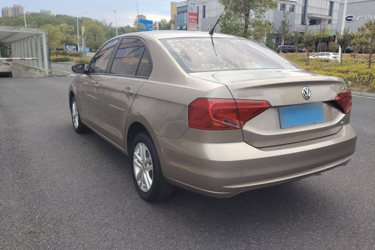 Used Volkswagen Jetta 2017 1.5L Manual Fashion Edition Exterior 4