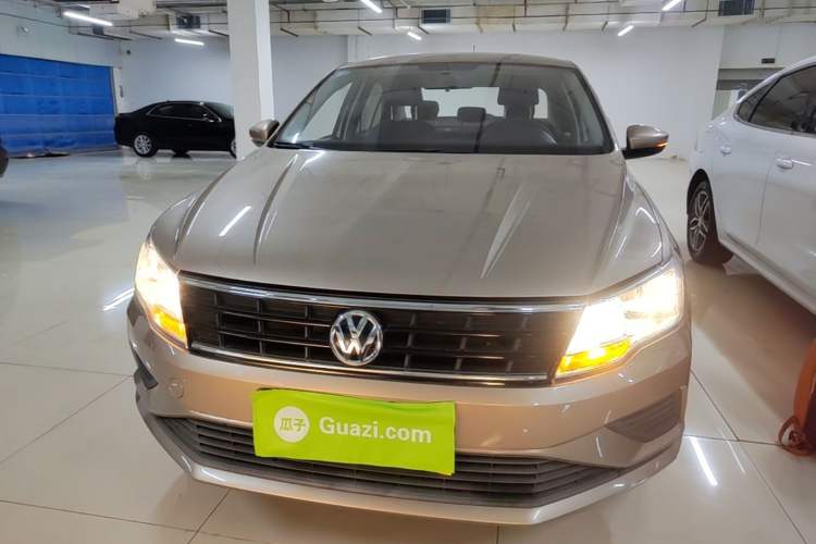 Used Volkswagen Jetta 2017 1.5L Automatic Fashion Model Front