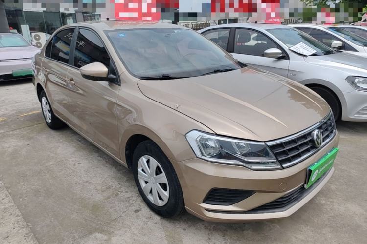Used Volkswagen Jetta 2017 1.5L Automatic Fashion Model Front Right 45 Deg