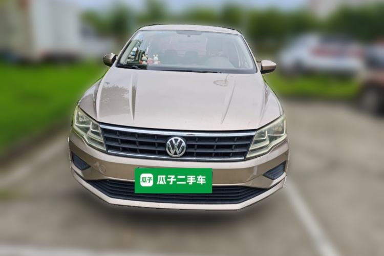Used Volkswagen Jetta 2017 1.5L Manual Fashion Edition Front