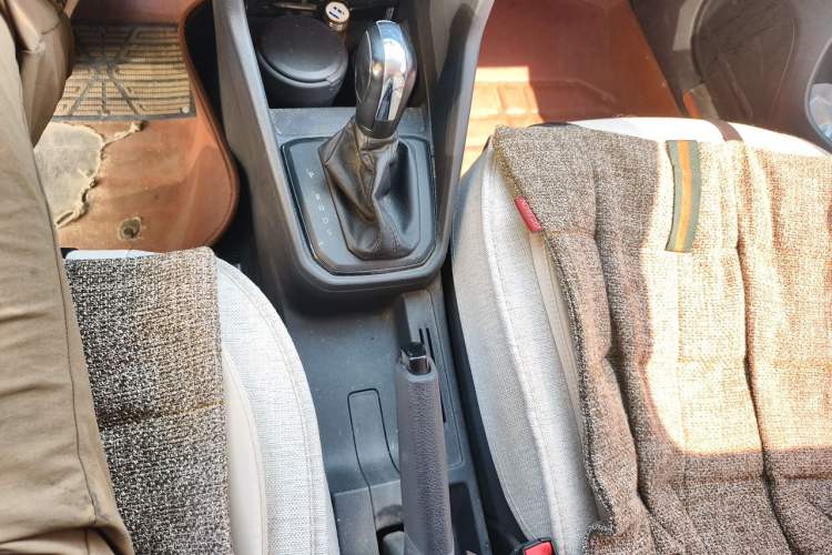 Used Volkswagen Jetta 2017 1.5L Automatic Fashion Model Gear Lever