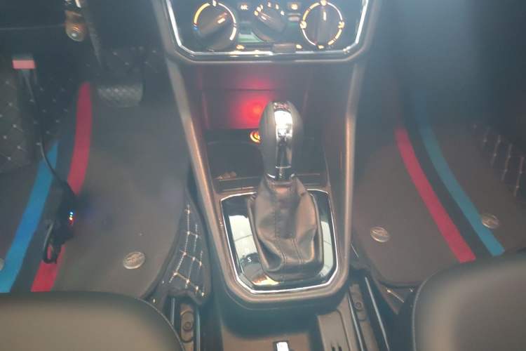 Used Volkswagen Jetta 2017 1.5L Automatic Comfort Model Gear Lever