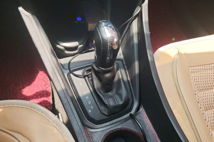 Used Volkswagen Jetta 2017 1.5L Automatic Fashion Model Gear Lever
