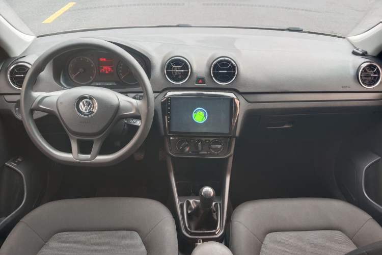 Used Volkswagen Jetta 2017 1.5L Manual Fashion Edition Interior 1