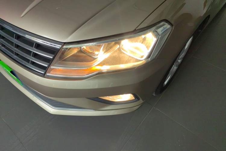 Used Volkswagen Jetta 2017 1.5L Automatic Comfort Model Left Front Headlight