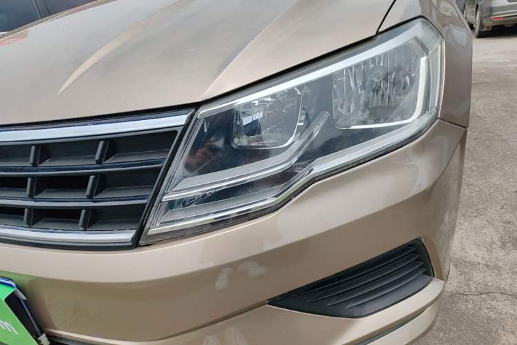 Used Volkswagen Jetta 2017 1.5L Automatic Fashion Model Left Front Headlight