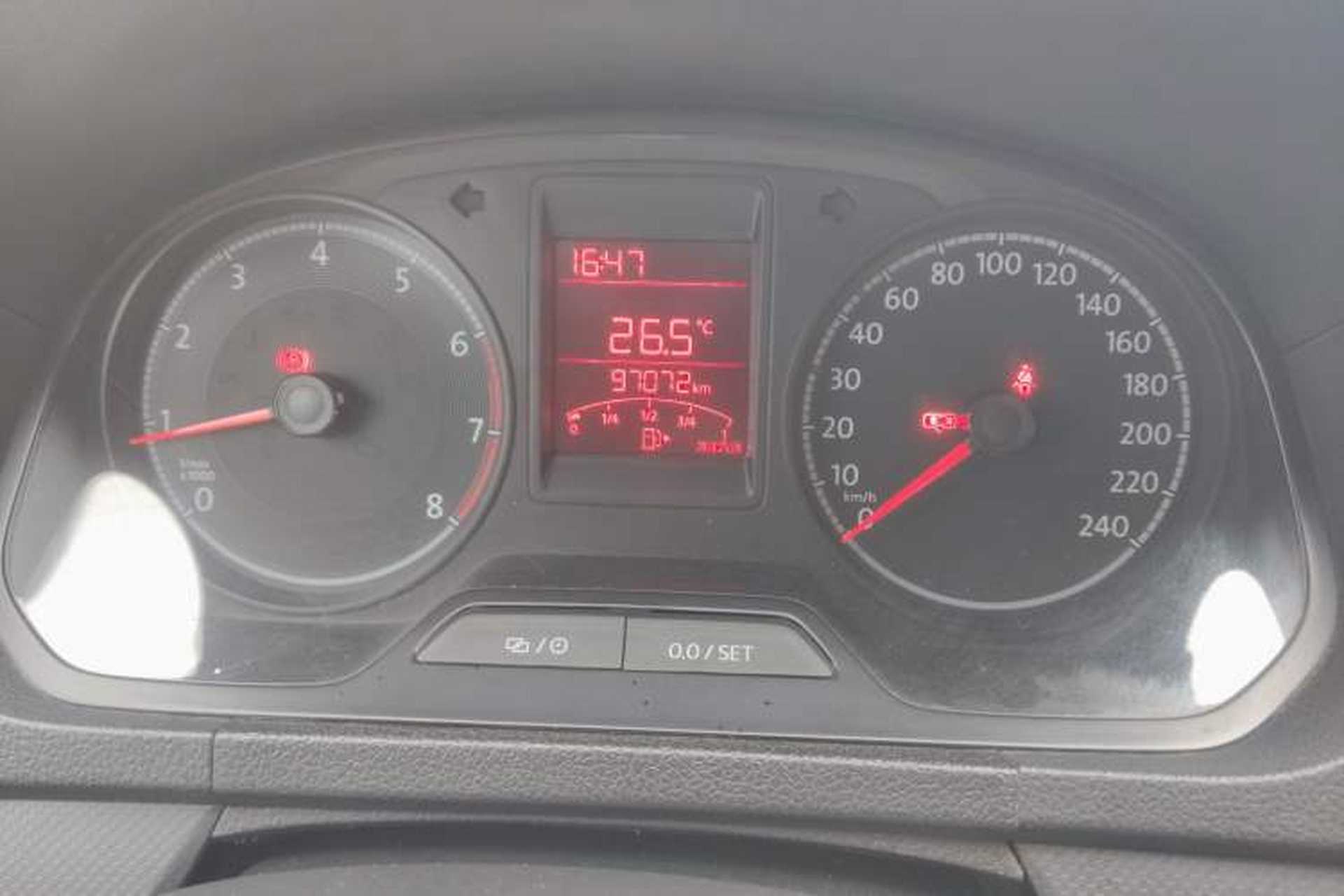 Used Volkswagen Jetta 2017 1.5L Manual Fashion Edition Odometer Close Up